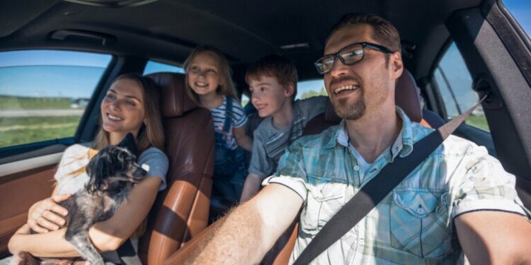 Cómo ahorrar gasolina en los viajes familiares en coche