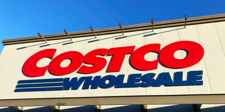 Costco retira de sus tiendas 2.7 millones de latas de café por posiblemente tener piezas de metal en su interior