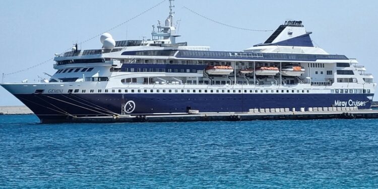 Crucero que dará vuelta al mundo visitará Manta