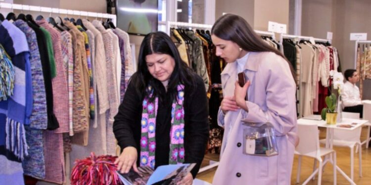 Diseñadores peruanos brillaron en la Semana de la Moda en París