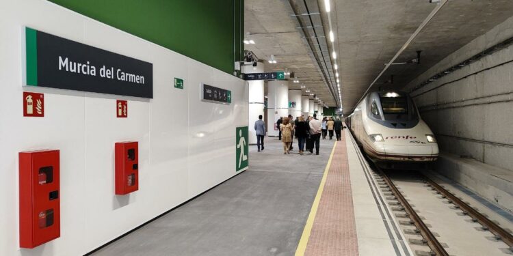 El Ejecutivo regional urge al Gobierno central incrementar viajes directos a Madrid en AVE - Murcia - San Javier