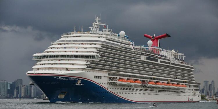 El FBI investiga ‘sospechosa’ muerte de pasajera en barco de crucero de Carnival