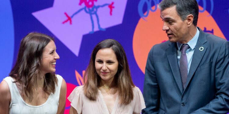 El Gobierno saca a concurso 900.000 plazas para viajes del Imserso a dos meses del 28-M