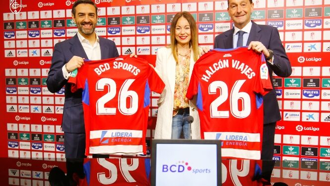 Firma del acuerdo (GRANADA CF)