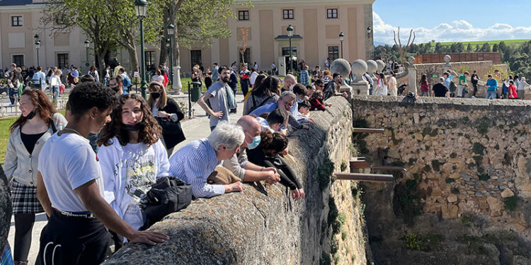 El PP rechaza la idea de imponer una tasa turística en Segovia