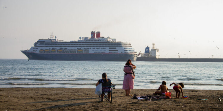El Puerto de Motril prevé triplicar la temporada de cruceros con cerca de 19.000 cruceristas y más de una veintena de travesías