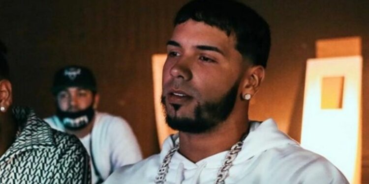 El cambio de carro de Anuel AA