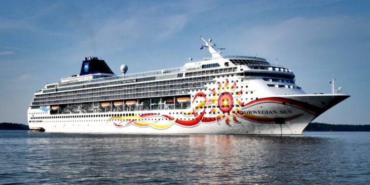 El crucero Norwegian Sun realizará mañana su primera escala en el Puerto de Ceuta – El Foro de Ceuta