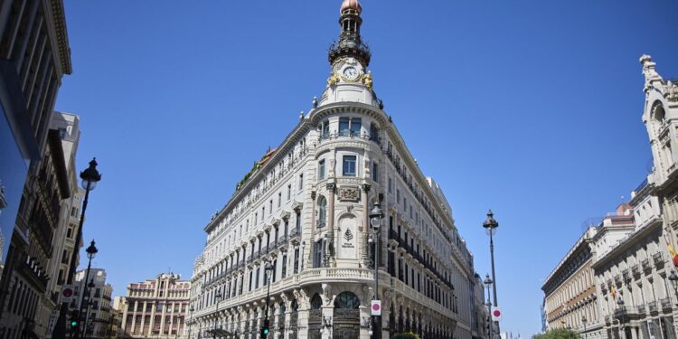 El gasto en viajes se estabilizará en 2023, aunque el turismo de lujo seguirá creciendo