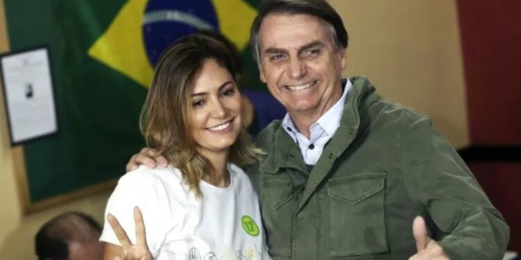El gobierno de Bolsonaro intentó introducir millonarias joyas sin declarar para la exprimera dama