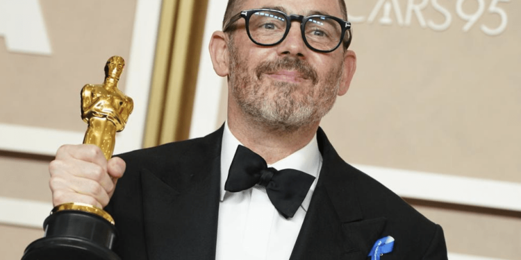 El significado detrás de las cintas azules usadas en los Oscar