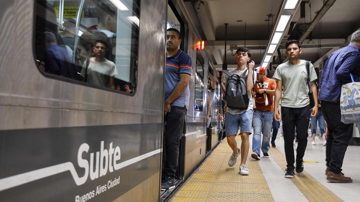 El viaje en subte aumentó un 38,1% y el pasaje cuesta 58 pesos ...