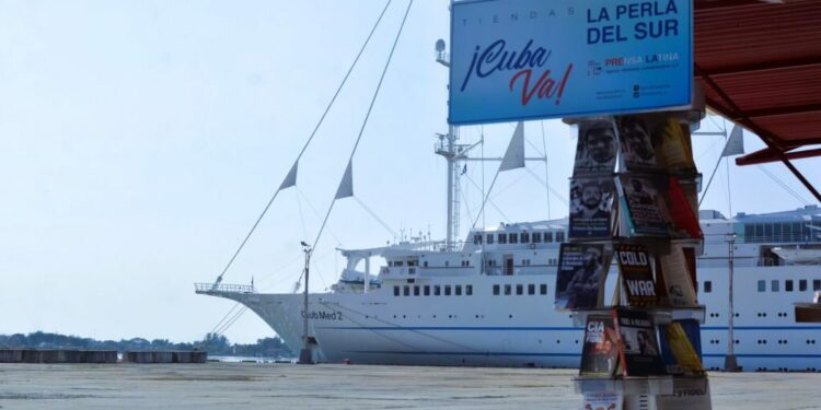 En el centro de Cuba, crucero de lujo Club Med 2