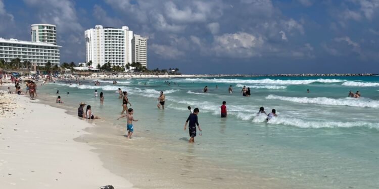 Estados Unidos emite alerta de viaje para México; advierte a "spring breakers" sobre la violencia en destinos turísticos
