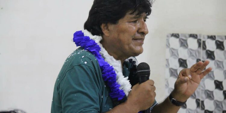 Evo Morales usa avionetas privadas de más de 3.000 dólares por hora dicen medios nacionales