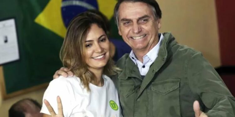 Gobierno intentó ingresar a Brasil joyas sin declarar para la exprimera dama