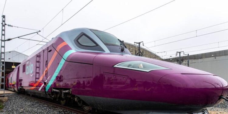 Guía completa de Avlo, el AVE low cost de Renfe con viajes desde 7 euros