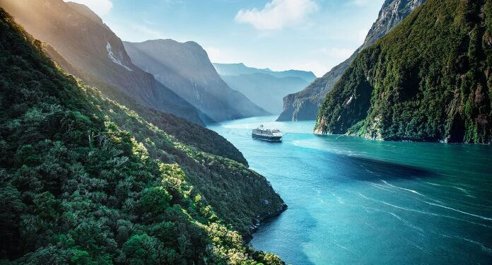 Holland America Line conmemora su 150 aniversario con "Viajes Legendarios"