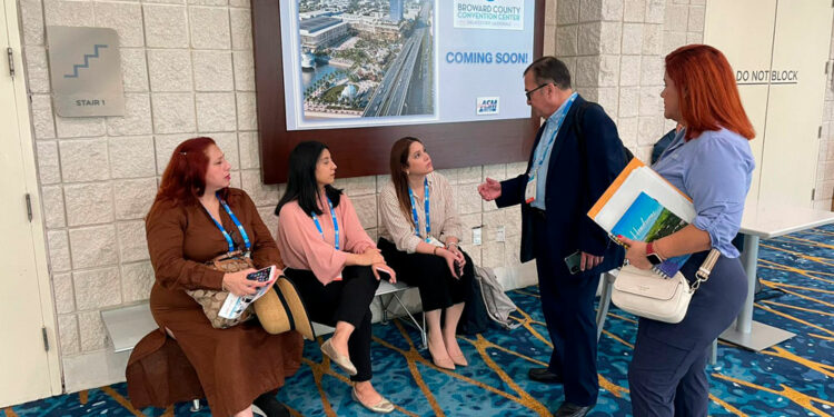 Honduras participa en la Feria más importante de Cruceros del Mundo: “Seatrade Cruise Global 2023”