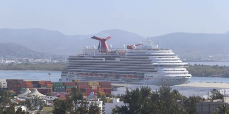 Inicia marzo con el arribo del crucero Carnival Panorama a Mazatlán
