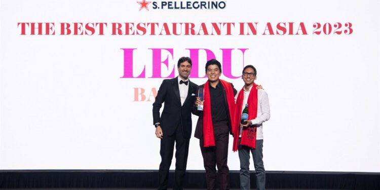 LE DU EN BANGKOK OBTIENE EL PUESTO NO.1 EN ASIA'S 50 BEST RESTAURANTS 2023