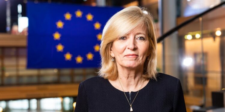 La Defensora del Pueblo de la UE pregunta a la Comisión por los viajes pagados por Qatar a altos cargos