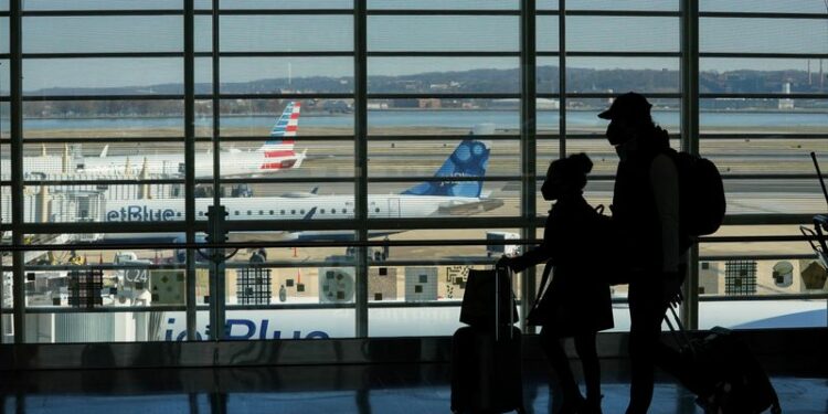La demanda de vuelos transatlánticos se dispara y los estadounidenses no se cansan de Europa