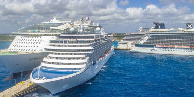 La empresa de cruceros "Carnival" pagará 20 millones al Ayuntamiento por derecho de saneamiento