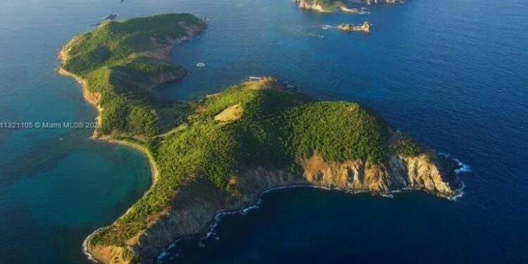 La isla del Caribe que fue una histórica “prisión” y ahora se vende por 30 millones de dólares