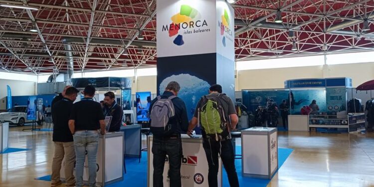 La participación en la feria B-Travel confirma la tendencia de viajar a Menorca los 365 días del año - Menorca