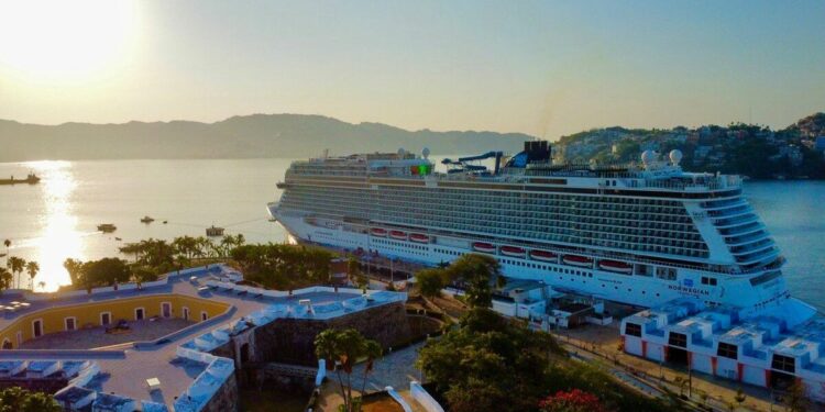 Llegó a Acapulco el Norwegian Bliss, el crucero 17 de la temporada Grupo Milenio