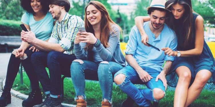 Los españoles eligen el canal digital para reservar sus viajes