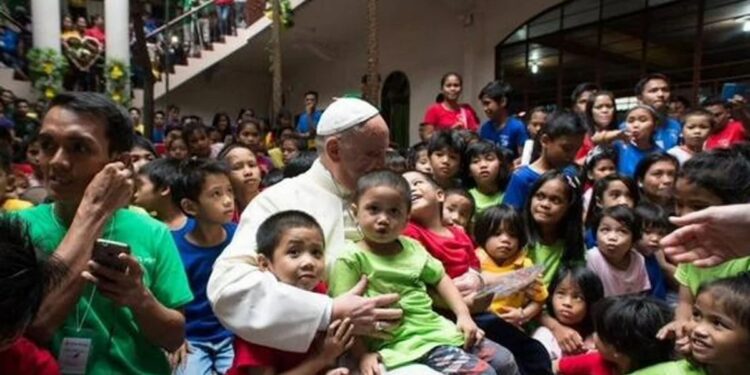 Los viajes de Francisco: un recorrido por sus visitas más icónicas en una década de papado