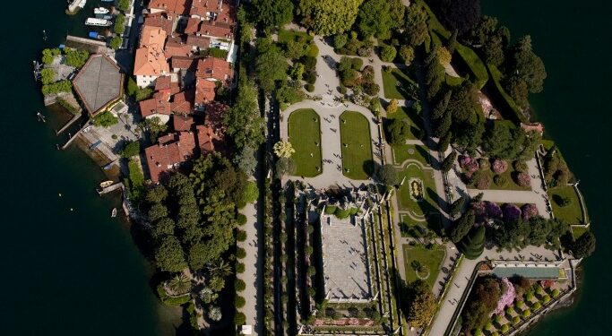 Louis Vuitton presentará su colección Crucero 2024 en Isola Bella