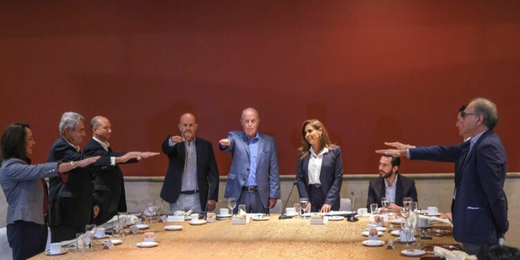 Mara Lezama toma protesta a Consejo Hotelero; van unidos por la mejor promoción del Caribe Mexicano