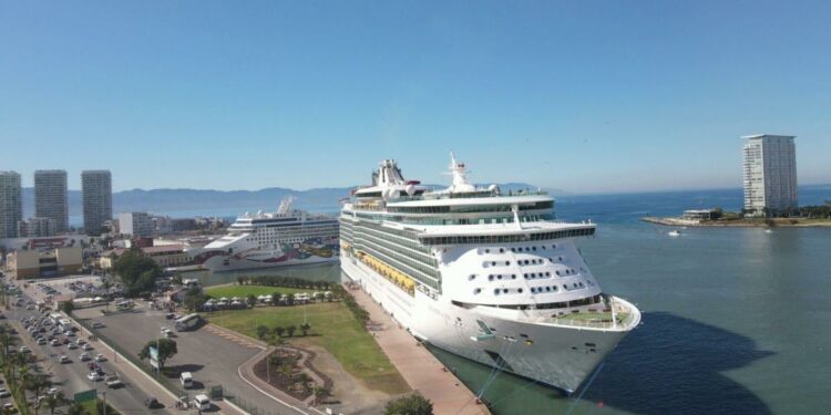 Más de 150 mil cruceristas arribaron a Vallarta en dos meses