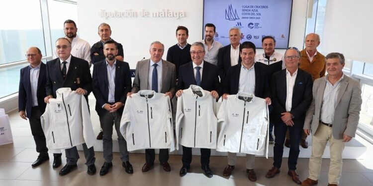 Más de 50 embarcaciones y 250 regatistas participan en la primera Liga Provincial de Cruceros Senda Azul