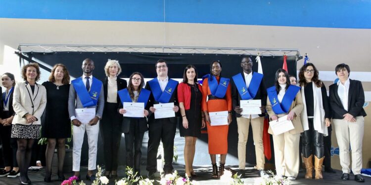 Más de 80 alumnos de FP de hostelería, turismo e industrias alimentarias se gradúan en el IES Peñacastillo