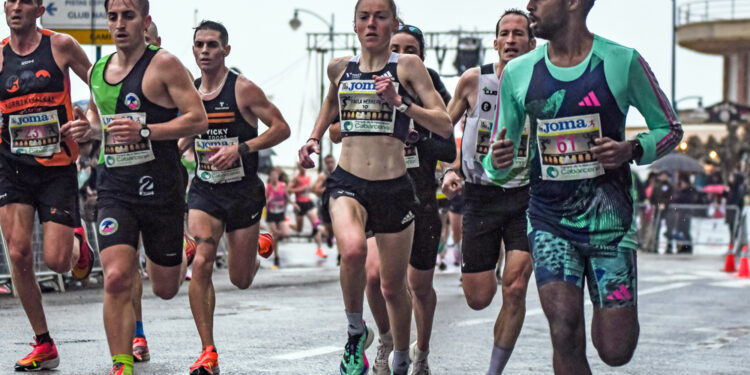 Paula Herrero destroza en Laredo el récord de España de 10 km -