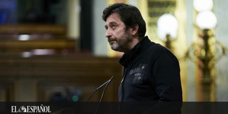 Podemos quiere prohibir por ley los viajes en avión dentro de España siempre que se pueda usar el tren