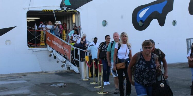 Policía ha atendido más 360 mil turistas de cruceros