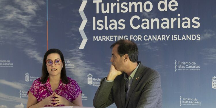 Yaiza Castilla y José Juan Lorenzo durante la presentación de la ITB Berlín.