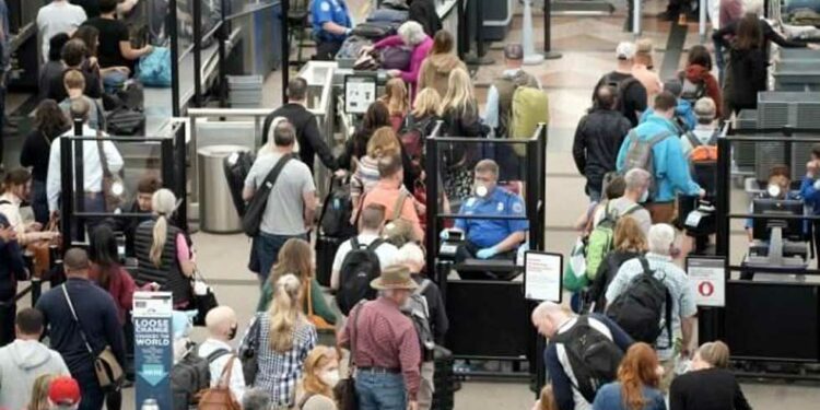 Prevén llegada de 33.5 millones de viajes internacionales