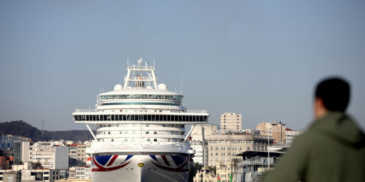 Primer crucero en A Coruña después de más de un mes sin escalas