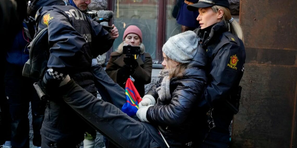 Protestas obligan a ministro noruego a cancelar viaje a GB