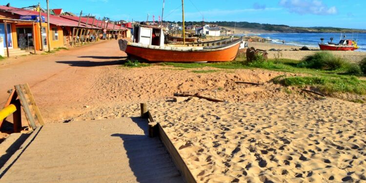 Punta del Diablo es destacado por Forbes como uno de los 50 mejores lugares del mundo para viajar en 2023