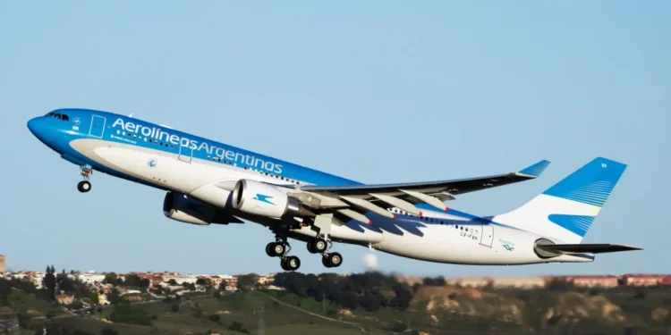 REVIEW Lo peor y lo mejor de viajar con Aerolíneas Argentinas — Conocedores.com