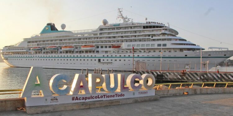 Recibe Acapulco el crucero MS Amera