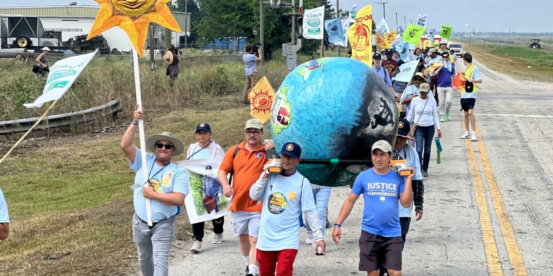 Trabajadores agrícolas culminan marcha por el fin de esclavitud en los campos