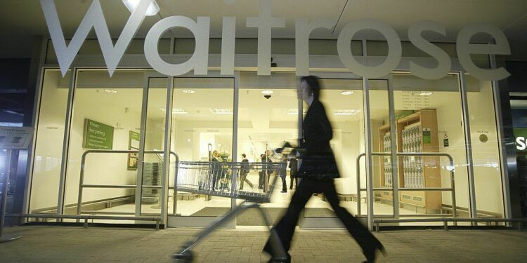 Tres cadenas de supermercados hacen aguas